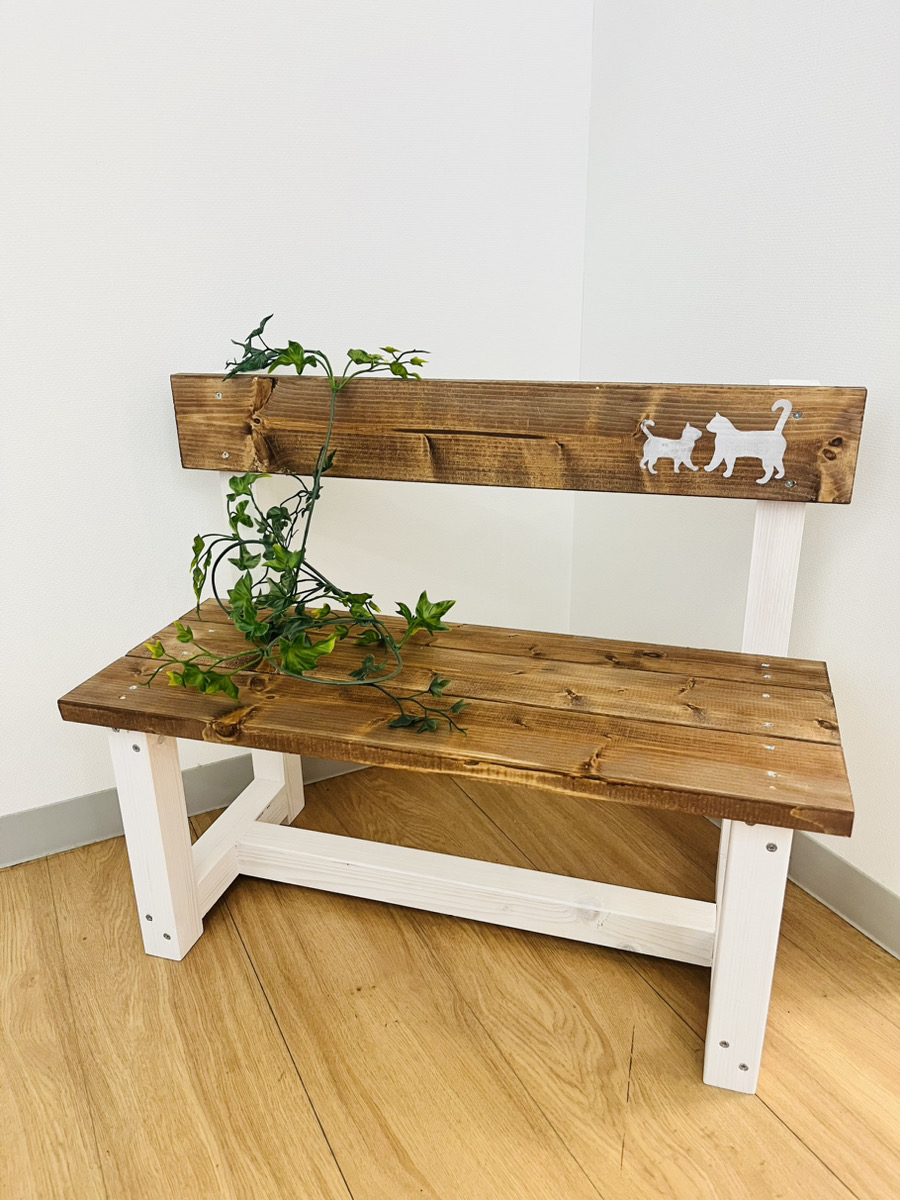 座れる飾り棚「小型ベンチ」タグ多